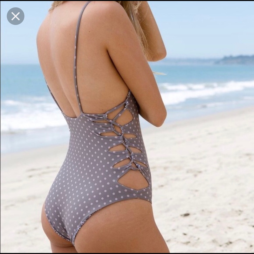 Acacia Florence one piece in Puka. Small